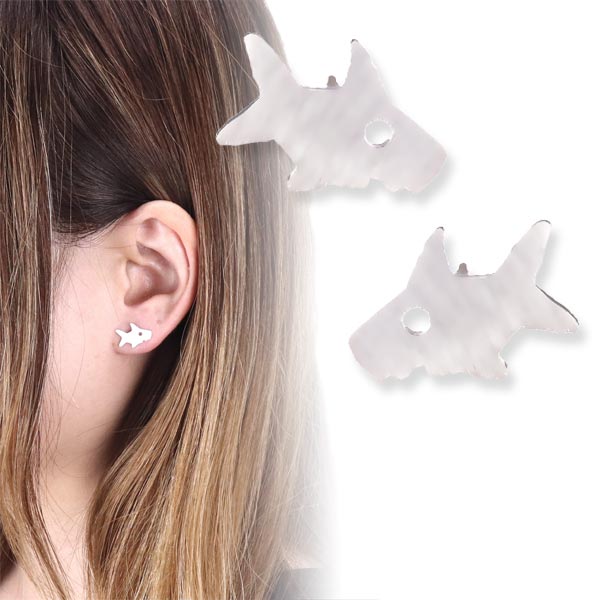 Rakuten - 1000円ポッキリ 送料無料 両耳用 ピアス レディース シルバー 銀 サメ カワイイ 鮫 シャーク