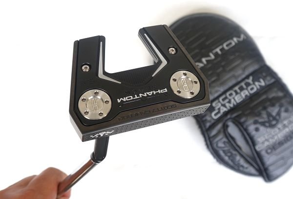 入荷しましたスコッティキャメロン　　ブラック　スタンド式　Kawasaki スコッティキャメロン ツアースタイルパター | スコッティキャメロンの