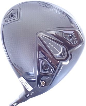 商品説明 ◎メーカー ：コブラ 日本仕様◎商品名 ：DARKSPEED LS ◎シャフト ：TOUR AD for Cobra◎フレックス：S ◎総重量：307g◎ヘッドカバー：画像のものになります。(写っていない場合付属しておりません)◎コメント： クラウン全体にきれいと思いますが、擦り傷あります◎ランク：ソール　AB　　クラウン　BC　　フェイス　AB　　グリップ　AN/新品・未使用　A/全体的にきれい　B/普通の中古品　C/キズが目立つ中古品 ◆状態ランクは当店独自の基準に基づいた評価でございますため、ご参考までにご覧ください。 ◆掲載画像・内容以外にもキズ・汚れ等がある場合がございます。 ◆神経質な方のご入札はご遠慮願います。 ◆複数モールでも販売しておりますので注文後キャンセルする場合ございます。 ◆新品、中古とも保証書は付属しておりません。 ●上記内容と詳細事項をよくご確認の上、ご購入お願いします。