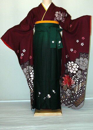 Rakuten - 【レンタル】振袖、袴（刺繍はかま）レンタル【赤・ピンク・赤紫系】【HF905】標準/L寸/7号/9号/11号/13号/冬春キャンペーン