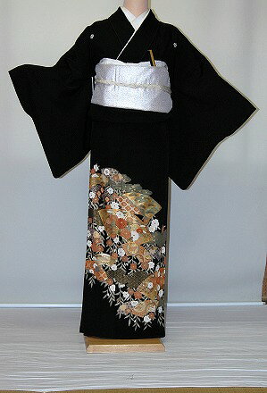 Rakuten - 【レンタル】【留袖】レンタル 13号迄 H105cm迄 黒留袖 フルセットレンタル 往復送料無料 普通サイズ S M L LL 7号 9号 11号 13号 ヒップ105cm迄 留袖レンタル 貸衣装 正絹 結婚式 高級品 母親 服装トメソデ rental 大阪 【rt131】春夏キャンペーン