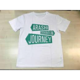 嵐 【 Tシャツ (メンズ) 】嵐を旅する展覧会 ロゴ Tシャツ メンズサイズ