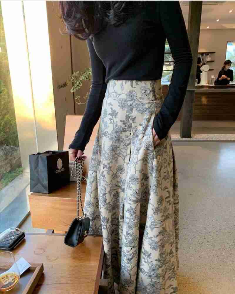 トップス スカート 2点セット ボトムス カットソー ロングスカート ロング丈 袖あり 長袖 ラウンドネック Aライン 送料無料 ハイウエスト ポリエステル 大人 上品 おしゃれ 大人可愛い 大人女子 エレガント 存在感 花柄 秋 冬 10代 20代 30代 40代 レディース 女性用 ママ