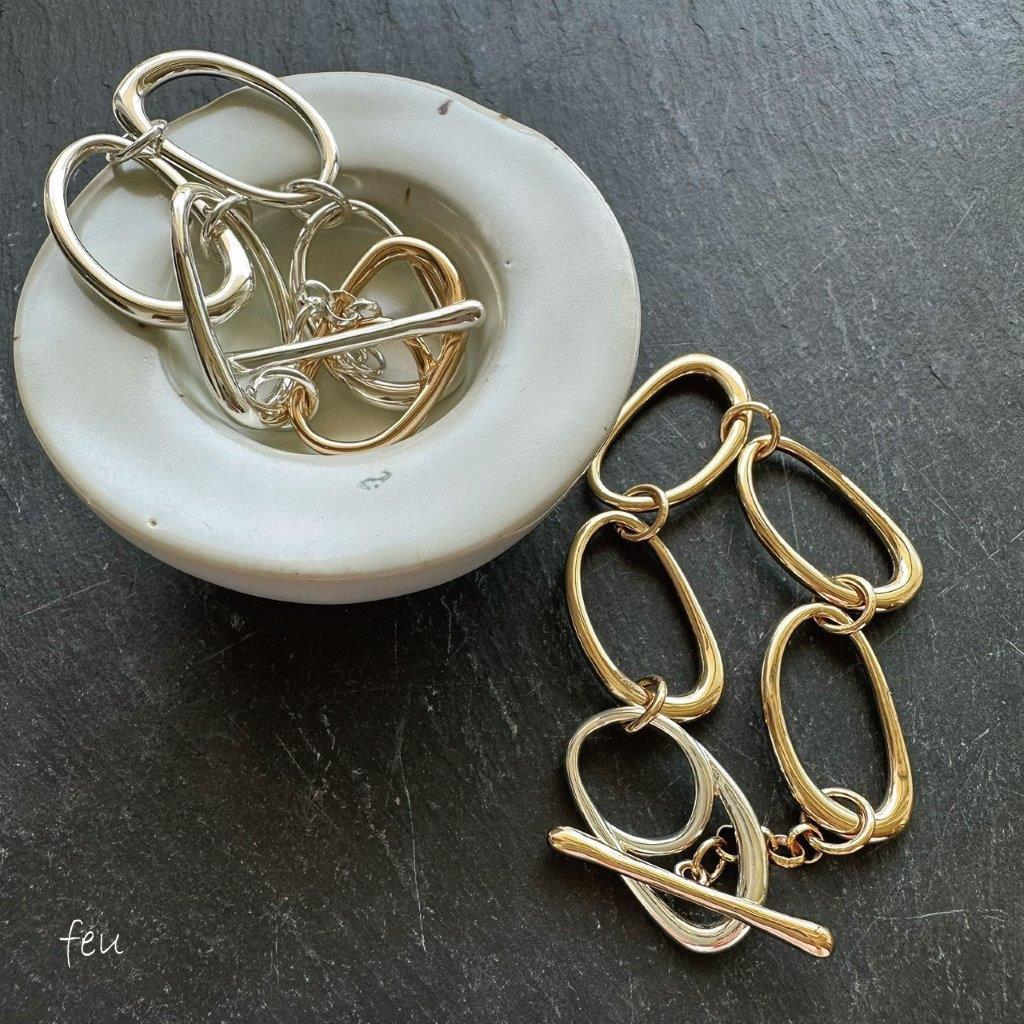 ブレスレット バングル 細め シンプル アクセサリー ジュエリー 人気 流行 大きめ プレゼント ギフト レディース 韓国 韓国ファッション プチプラ 個性的 ...