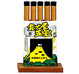 大きさ：28cm 5本並んだ筒から打つ出される赤火は、これぞ打上げ花火といった感じです！この花火の弟のような花火も登場してます。兄妹がいる花火は、秀逸花火であることが多いです。見た目もすばらしい、本格派打上げです。 5本の打上筒から赤火をひ...