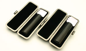 送料無料◆印鑑 はんこ 銀行印・認め印 MSセット(銀行印 13.5mm 認印 10.5mm) 玄武(黒彩樺) 印鑑ケース【メタル枠】 [印鑑 銀行印 認印 印...