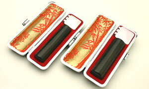 送料無料◆印鑑 はんこ 銀行印・認め印 MLセット(銀行印 13.5mm 認印 13.5mm) 玄武(黒彩樺) 印鑑ケース【銀枠】 [印鑑 銀行印 認印 印鑑ケ...