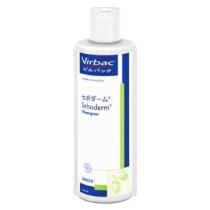 ◆商品説明◆ 特に乾燥した皮膚に適した保湿性の高いシャンプー。 セボダームは乾燥し、かさついた皮膚をしっかりと洗い上げる低刺激性のシャンプーです。 ビルバックが独自開発したスフェルライトという徐放技術に加え、キトサンサクシナミドを配合してありますので 皮膚や被毛に潤いを与え、長時間にわたり清潔に保ち、また様々な損傷などから守る働きがあり ます。セボダームは皮膚や被毛に優しく、また石鹸成分も含んでおりませんので毎日でも御使用になれます。 ●成分● ラウリン酸ジエタノールアミド ラウリル硫酸トリエタノールアミン グリセリン キトサンサクシナミド 【使用方法】 あらかじめ犬の皮膚、被毛をぬるま湯でぬらし、本品を適量ふりかけよく皮膚をマッサージするように時間をかけてシャンプーし、ぬるまゆですすぎます。 次にもう一度同様にシャンプーし、10分間放置しその後ぬるま湯で良くすすぎ、タオル等で良く拭き、乾かしてください。 シャンプー後に皮膚や被毛が乾燥する場合、エピスース・スキンスプレー、ヒュミラック等のコンディショナーを御使用ください。定期的にお使い になる事をお奨めします。 本品は通常のシャンプーと比べて泡立ちの少ないシャンプーです。定期的にお使いいただけるシャンプーです。 ●使用期限：こちらの商品は、注文を頂いてからメーカーへの発注となりますので、比較的、使用期限が長いものをお届けいたしております。 広告文責 ハッピーメディカルTEL:080-9106-0228 メーカー・販売元 製造元：Virbac,Inc.FRANCE 株式会社ビルバックジャパン 区分 原産国：フランス 商品区分 動物用シャンプー