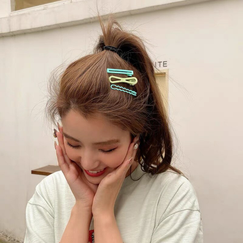 ヘアクリップ ヘアピン【4点セット】ヘアアクセサリー　髪留め ヘアアレンジ シンプル パッチンどめ 子供 女の子 花 パッチン留め ミニ 小さい プチプラ　ミニ パッチン ピン　ヘアアクセ キッズ　お呼ばれ　前髪留め　髪飾り シンプル　キュート　大人
