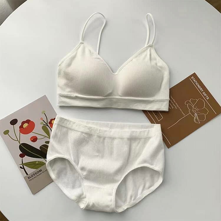 ブラジャー＆ショーツセット レディース 無地 ノンワイヤーブラ セットアップ 女の...