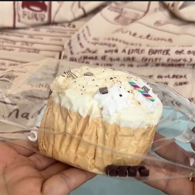 スクイーズ 水感スクイーズ 大きいパン 弾力性が高く 水感 パン型 ケーキ スクイーズケーキおもちゃ 食べ物スクイーズ 面白い 袋に押し込んで ゆっくりと反発し パーティーの記念品やストレス解消のおもちゃとして最適で hokkaido-bussankan-10001394 北海道物産館 サンプル画像3