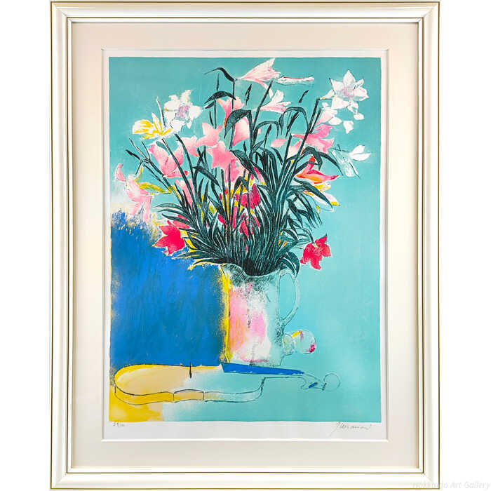 穏やかで抒情的な雰囲気を湛える絵画です。独特の鮮やかな色彩と機知に富んだ色面構成が、多様な感情を呼び起こします。自筆サイン、限定100部技法：リトグラフ絵のサイズ：縦69×横51cm額のサイズ：高さ91×幅72×奥行き2cm作品の状態：良好です保護箱：合わせ箱ポール・ギヤマン（Paul Guiramand）＜略歴・情報＞1920フランスのサン・カンタンに生まれる1945パリ国立美術学校に入り、ブリアンションに師事1952ローマ大賞を受賞、イタリアに滞在1954サロン・ドートンヌ、サロン・ド・メ、青年絵画展などに出品し、種々のコレクションに加えられる1956エコール・ド・パリ展で注目を浴び、フランス政府買い上げを受る1957マントン・ビエンナーレ展、マルボロ賞展（ロンドン）受賞1958パリ市買い上げを受ける1959シカゴの現代巨匠展に参加1962ジュネーブ、シカゴで展覧会（個展）を開き、アメリカに滞在1963メキシコに滞在し、カミュの時事評論集に挿画を描く1964ヘミングウェイの短編集に挿画を描く1967アポリネールの詩集「アルコール」に挿画を描く1968東京、名古屋、大阪、福岡で展覧会開催のため来日1969東京、名古屋、大阪、福岡で展覧会開催のため来日／以降、たびたび来日し、展覧会を開くたびに好評を博す／ホテルニューオータニの大壁画も有名200812月、パリにて逝去、モンパルナスの墓地に眠る＜特徴＞1958年以降メキシコ、モスクワをはじめ欧米各地で個展を開催。官能的な赤と青を主体とする鮮やかな色彩で、馬やバイオリン、女性像などを表現し、機知に富んだ色面構成に特徴があり「色彩の魔術師」と称される。＜作品収蔵＞パリ市立近代美術館、シカゴ・アート・インスティテュート 他注意事項：お使いのモニターの発色具合によって、実際のものと色が異なる場合がございます。