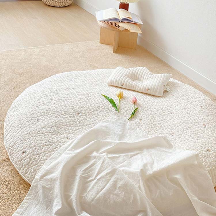 プレイマット プレゼント お昼寝マット フォト 円形 寝相アート コットン ベビーマット 月齢フォト 月齢 ベビー マット 赤ちゃん ごろ寝アート 洗える よちよちマット 刺繍 出産祝い プレゼント ギフト イブルマット サニーマット 3