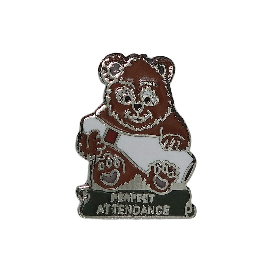 アメリカから入荷しました、ビンテージ ピンバッチブローチ。 PERFECT ATTENDANCE。 ボウリングピンと熊。 MAFCO社製。 縦　約2.2cm 横　約1.7cm ＞＞　ピンズを探す。 ＞＞　ブローチを探す。 ＞＞　キーホルダーを探す。