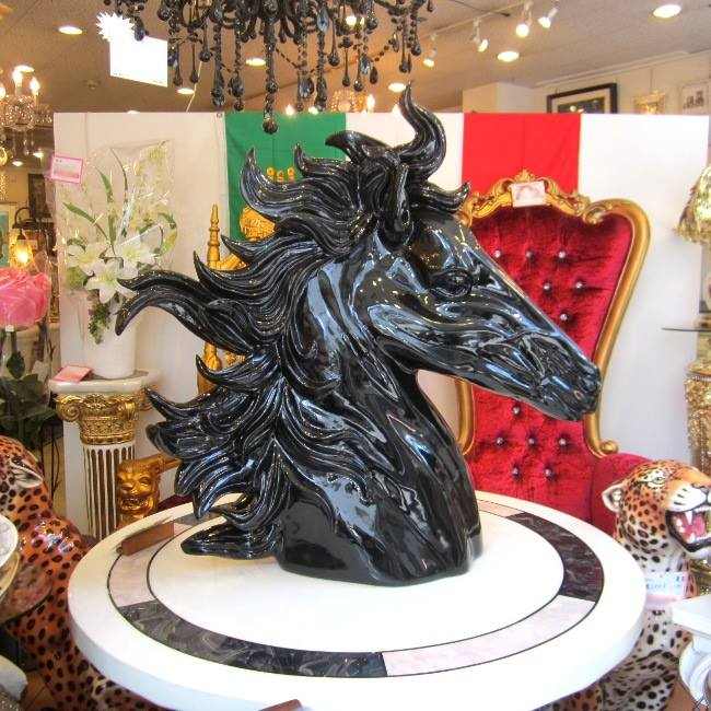 馬の彫刻 木製台座付き 約20cm 2018-11-01.jpg