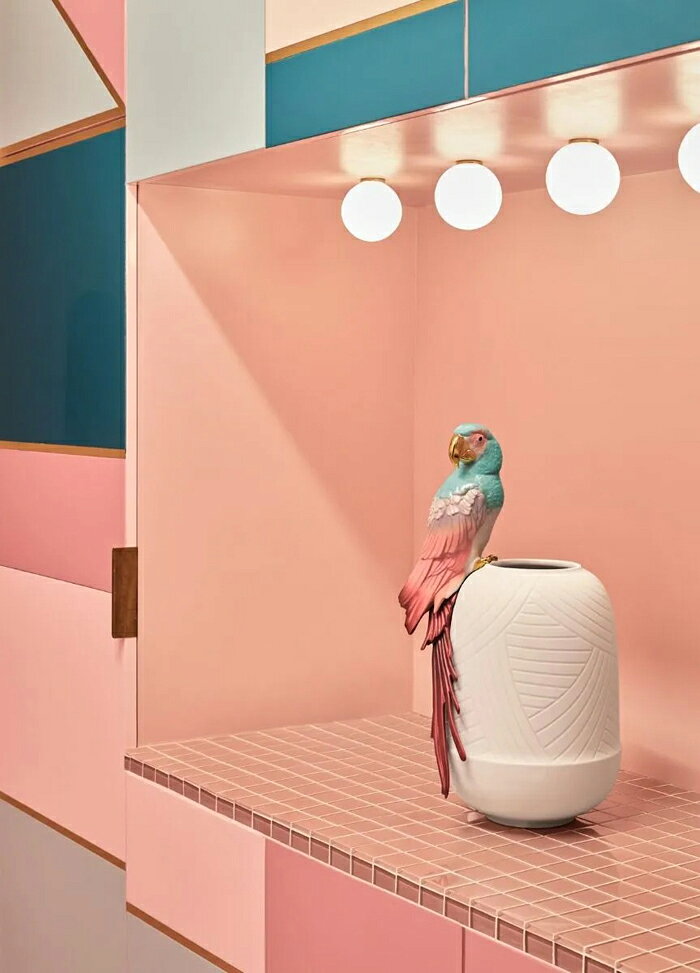 ベース コンゴウインコ Red LLADROリヤドロ 鳥 置物 オブジェ インテリア 磁器 かわいい スペイン プレゼント お祝い 出産 新築 開業 癒し リビング 寝室 事務所 オフィス 【正規品】01009686 [3]