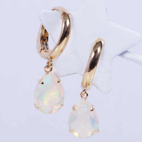 K18 1.2ct オパールピアリング ペアシェイプ 18金 10月誕生石 ギフト 結婚式