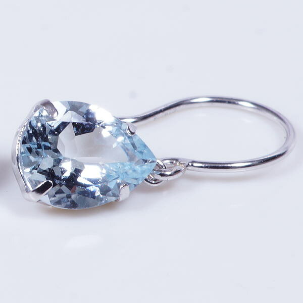 K18WG 1.6ct アクアマリンピアス 18金 ホワイトゴールド ペアシェイプ 3月誕生石　ギフト　結婚式