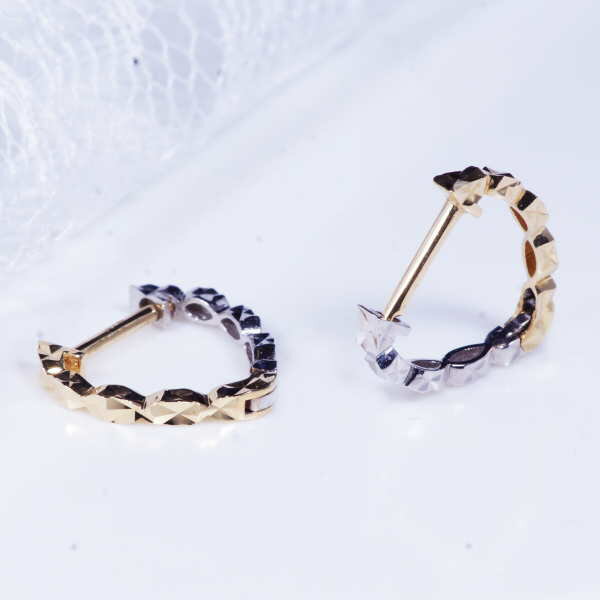 18金 18金ホワイトゴールド デザインピアス Vライン 中折れ式 2カラーゴールド PB1178 ギフト 結婚式