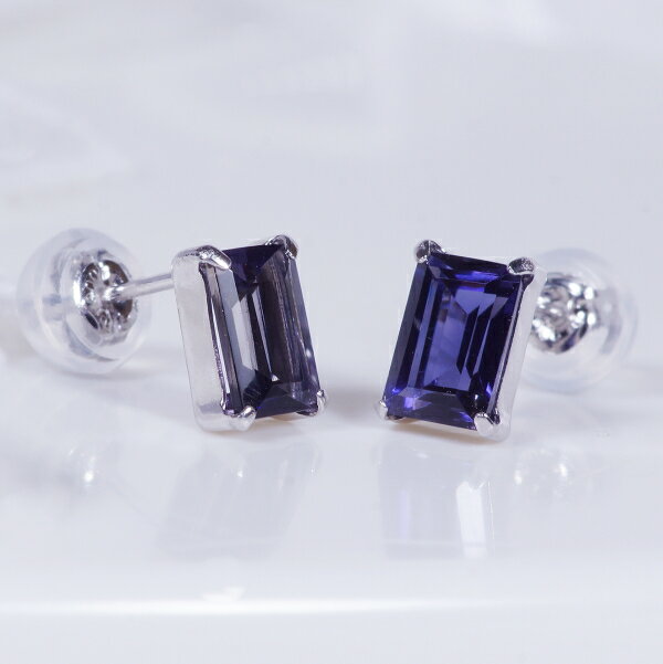 プラチナ アイオライトスタッドピアス 計1カラット スクエア レクタングル 長方形 藍色 ギフト 結婚式