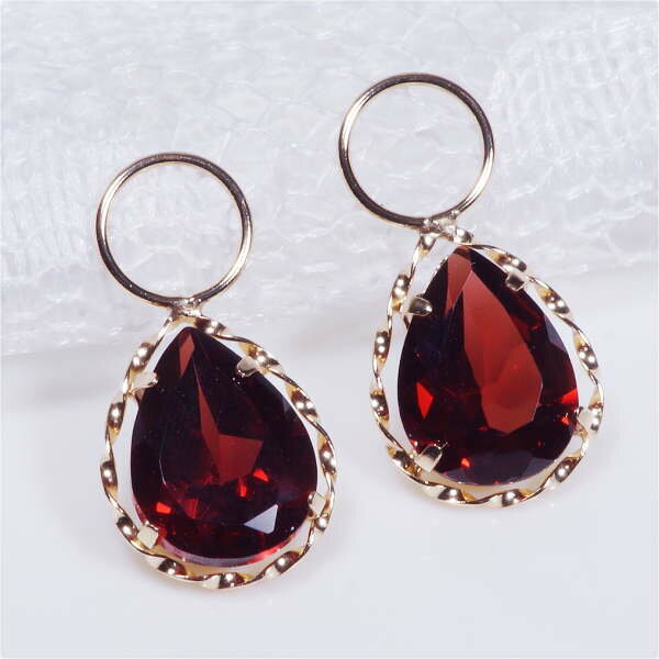 K18 2ct ガーネットチャーム ペアシェイプ 2カラット 1ペア (ピアス・イヤリング用)18金 1月誕生石 ギフト 結婚式