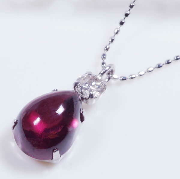 乐天商城 - ロードライトガーネット ダイヤ ペンダントネックレス カボション ハーフ ティア ドロップ プラチナ 45cm 1月誕生石