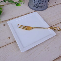 フレーム白磁10cmスクエアプレートスクエアー正角皿小皿豆皿白ホワイトおうちカフェ絵付け用ポーセリンアートポーセラーツ美濃焼国産日本製陶器食器食洗機対応ラッピング不可