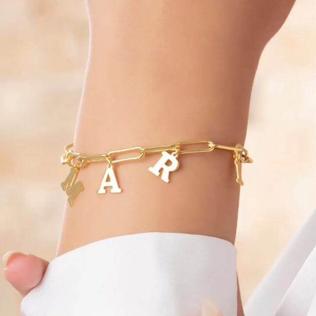 送料無料 イニシャル ブレスレット オーダーメイド 名入れ プレゼント 誕生日 記念日 カップル クリスマス 名前が入れられる ギフト シルバー ゴールド ピン...