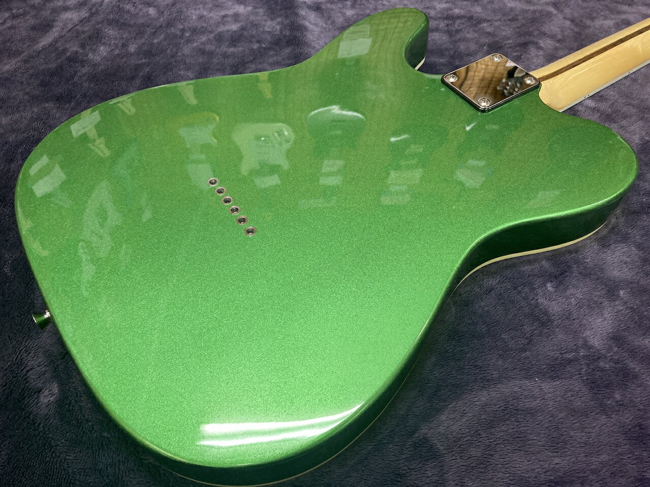 ーです Smile Music 弦 木 木材 かっこいい 調整済み 緑 グリーン メタリック シンライン かいじゅう