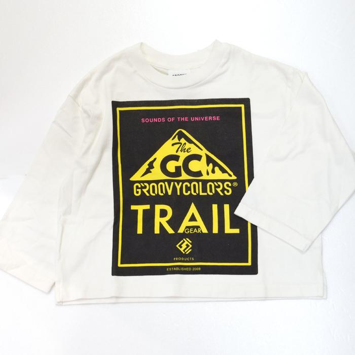 定価5500円 QUALITY：綿100％ 天竺素材で、身幅も袖幅も袖口もかなりゆったりしたルーズなワイドシルエットTEE。 山道を駆け抜けるトレイルランをイメージしたアウトドアGEAR感満載のグラフィック。 【定価 5500円 】 カラー：ホワイト サイズ：100cm 110cm 120cm