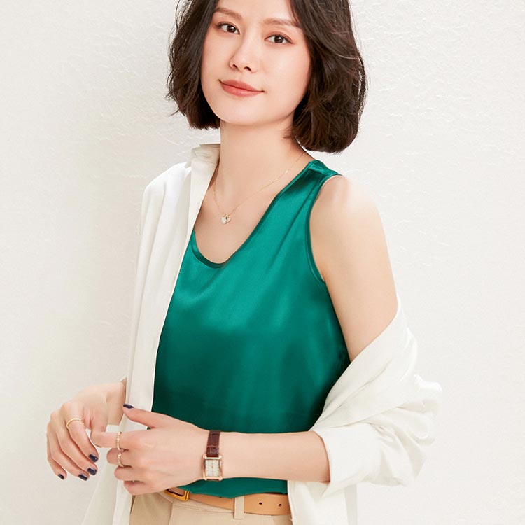 レディース 薄手 タンクトップ シルク シルク インナー とろみ スムース 絹 しっとり 吸湿速乾 ストレッチ シンプル 肌着 冷えとり 通気性 10色 ノースリーブ 光沢感 おしゃれ