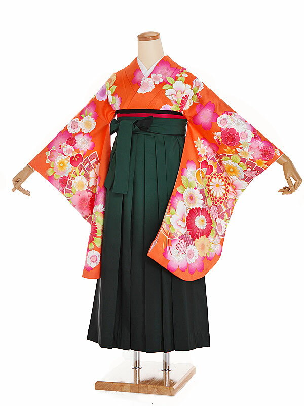 お申し込みの前に必ずページ下の「ご予約状況」をご確認ください。 &nbsp品　番 aara011（小学生卒業式袴 女の子） 　 &nbspサイズ 身長：143cm〜148cm 肩裄：64cm／袖丈：76cm／袴丈：83cm &nbsp付属品 着物、袴、長襦袢(袖なし)、半幅帯、草履、足袋、腰紐4本、和装ベルト、前板、伊達〆2本、えり芯、重ね衿※ ※重ね衿は着物に直接付いている場合もあります。 &nbsp素　材 着物：合成繊維／袴：合成繊維 レンタル&nbsp期　間 レンタル期間は 3泊4日 となります。ご利用日 2日前 にお届けになります。ご利用日の翌日夕方までに返却発送して下さい。 &nbsp備　考 ※レンタル品です。販売用ではありません。※下記予約状況表を必ずご確認下さい。重複する期間でのご利用はできません。 *素材感や色合いの表現には個人差があり、環境により色合いが異なる場合がありますので、ご了承の上ご注文お願い致します。