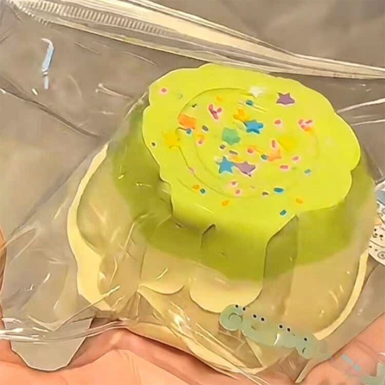 スクイーズ 低反発 抹茶 プリン ぷにぷに ふわふわおもちゃ 肉球 感触 プッシュ 神ふわままごと サプライズ お握りおにぎり ストレス解消 もちもち おしゃれ 子供 こども オシャレ減圧食品サンプル 握って遊ぶ お菓子 デザートそっくり 癒し kirakiramart2025-10004356 激安 KIRAKIRA MART サンプル画像3
