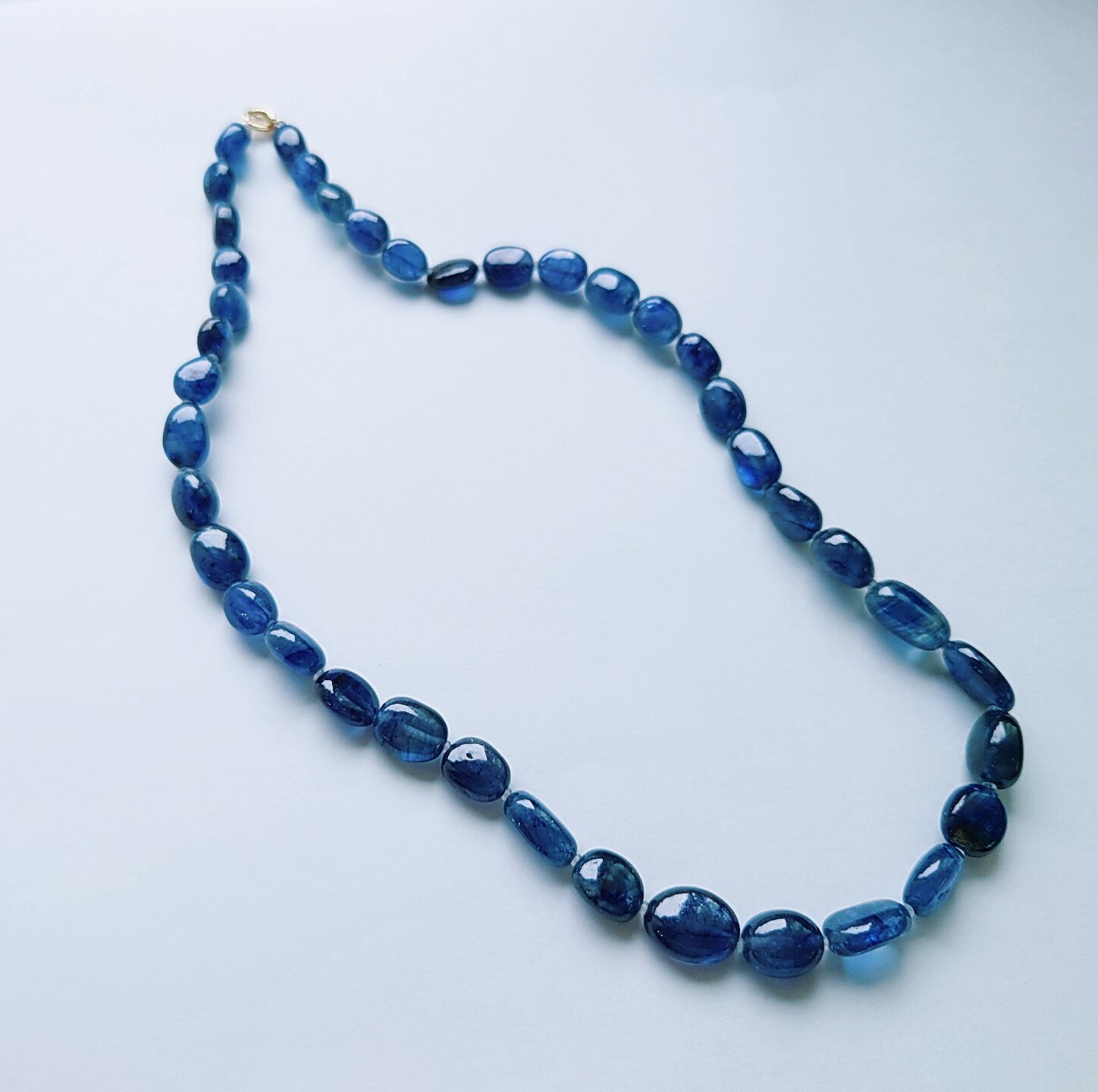 宝石質4Aサファイア オーバルカットK18 チョーカーネックレス【38cm 40cm 42cm 45cm】【9月 誕生石】【留め金具SV925引き輪タイプ】Sa...