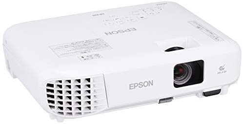特殊:B08H8CBFQQコード:4988617376403ブランド:エプソン規格：EB-E01商品カラー: ホワイト商品サイズ: 高さ7.7、幅30.2、奥行き23.4商品重量:2400この商品について 国内 世界シェアNo.1を獲得(注1) (注2) 2台に1台はエプソン エプソンのビジネスプロジェクターは27年連続国内シェアNo.1、21年連続世界シェアNo.1を獲得し、国内外で幅広いお客様に選ばれ続けている日本メーカーのプロジェクターです。 明るい部屋でも鮮明な大画面 3,300lmと高輝度なので、照明を消したり、ブラインドを閉めなくても明るい部屋でくっきりとした映像が投写できます。また、カラーを鮮やかに映し出す3LCD方式を利用しており、写真やグラフなど忠実な色合いが表現できるので情報やイメージが正しく伝わり、スムーズに打ち合わせが進みます。 手間なくセッティングできる補正機能 画面の歪みを簡単に補正する『ピタッと補正』を搭載。専用スタンドがなかったり、スクリーンの正面にプロジェクターを置けない場所でも、左右や上下方向の歪みを四角く補正します。 持ち運びも可能なコンパクトサイズ 重さ約2.4 と軽くコンパクトサイズなので、会議室から別の会議室への移動や、外出先への持ち運びにも使用可能。オプションで専用のキャリングケースもご用意しています。 安心のメーカー保証 正常な使用状況におきまして故障が起こってしまった場合、購入後 1 年間は無償で修理いたします 。製品を直接弊社修理センターへお送りいただき、修理完了後、ご指定の場所へお届けします 。詳しく はエプソンのホームページをご確認ください。(注1)1995 2021年実績 1000lm以上のプロジェクター 国内販売台数 富士キメラ総研調べ。 (注2)2001 2021年実績 500lm以上のプロジェクター 販売台数FuturesourceConsulting Ltd.調べ。› もっと見るブランドエプソン商品の推奨用途ビジネス特徴エプソンは独自の「マイクロディスプレイ技術」と「プロジェクション技術」を極め、ビジネスと生活のさまざまな場面で感動の映像体験と快適なビジュアルコミュニケーション環境を創造し続けます。色鮮やかで高精彩、豊かな階調表現で、自然に忠実な映像を作り出し明るい会議室や教室でもくっきり見える映像を映し出すことができます。エプソンは、プロジェクター使用時の「準備や接続が大変」「起動に時間がかかる」等のお悩みも自社の独自技術を集結させ、様 なビジネスシーンや授業の快適なコミュニケーションを叶えます。エプソンは独自の「マイクロディスプレイ技術」と「プロジェクション技術」を極め、ビジネスと生活のさまざまな場面で感動の映像体験と快適 接続技術HDMIディスプレイ最大解像度1024*768*3この商品について 国内 世界シェアNo.1を獲得(注1) (注2) 2台に1台はエプソン エプソンのビジネスプロジェクターは27年連続国内シェアNo.1、21年連続世界シェアNo.1を獲得し、国内外で幅広いお客様に選ばれ続けている日本メーカーのプロジェクターです。 明るい部屋でも鮮明な大画面 3,300lmと高輝度なので、照明を消したり、ブラインドを閉めなくても明るい部屋でくっきりとした映像が投写できます。また、カラーを鮮やかに映し出す3LCD方式を利用しており、写真やグラフなど忠実な色合いが表現できるので情報やイメージが正しく伝わり、スムーズに打ち合わせが進みます。 手間なくセッティングできる補正機能 画面の歪みを簡単に補正する『ピタッと補正』を搭載。専用スタンドがなかったり、スクリーンの正面にプロジェクターを置けない場所でも、左右や上下方向の歪みを四角く補正します。 持ち運びも可能なコンパクトサイズ 重さ約2.4 と軽くコンパクトサイズなので、会議室から別の会議室への移動や、外出先への持ち運びにも使用可能。オプションで専用のキャリングケースもご用意しています。 安心のメーカー保証 正常な使用状況におきまして故障が起こってしまった場合、購入後 1 年間は無償で修理いたします 。製品を直接弊社修理センターへお送りいただき、修理完了後、ご指定の場所へお届けします 。詳しく はエプソンのホームページをご確認ください。(注1)1995 2021年実績 1000lm以上のプロジェクター 国内販売台数 富士キメラ総研調べ。 (注2)2001 2021年実績 500lm以上のプロジェクター 販売台数FuturesourceConsulting Ltd.調べ。› もっと見る発送サイズ: 高さ32、幅27、奥行き15発送重量:2780 明るいオフィスや会議室でも、照明を落とすことなく鮮明に映像を投写。 3LCD方式採用で、明るさとともに高い色再現性を発揮します。 高精細のFull　HDからお求めやすいXGAまで豊富な解像度をラインアップ。 投写コンテンツ 接続機器 予算などに合わせて適切なモデルを選択いただけます。 コンパクトサイズで軽いので、使用したい場所までラクラク持ち運ぶことが可能。 会議中も置き場所に困りません。ブランド紹介 エプソンは、プロジェクターのリーディングカンパニーとして、さまざまなカテゴリーで革新的な商品を生み出し続けています。創業以来培ってきた「省 小 精の技術」をベースに、ご家庭やあらゆるビジネスシーンで感動の映像体験と快適なビジュアルコミュニケーション環境を作り出し、お客様の期待を越える商品 サービスをお届けいたします。 もっとホームプロジェクターを見るストアにアクセス もっとホームプロジェクターを見るストアにアクセスメーカーによる説明EPSON プロジェクターEB-E01 優れた基本性能と使いやすさを追求したお手頃ベーシックモデル 明るさ：全白/カラーともに3,300lm リアル解像度：XGA 重さ：約2.4kg 同梱品：電源ケーブル(1.8m)、リモコン/リモコン電池、セットアップガイドEB-E01 おすすめポイント カラーを明るくきれいに映し出す 3LCD方式 プロジェクターを画質で選ぶ際に重要なのは、明るさと解像度。たとえば野菜などのみずみずしい赤や抜けるような青空、ひと肌などカラーコンテンツを忠実に再現するためには、カラーの明るさが大切になってきます。 持ち運びできる小型サイズ&2kg台の重さコンパクトサイズで、2kg台の重さなので、使用したい場所までラクラク持ち運ぶことが可能。会議中も置き場所に困りません。場所を選ばず、手軽に使用できる一台です。オプションでキャリングケースもご用意しています。 優れたコストパフォーマンス。買い替え、買い増しの用途にも優れたコストパフォーマンスで、ビジネスのさまざまな条件や用途に的確にお応えします。リーズナブルながらも、上位モデル並みの性能と多彩な機能、使いやすさを実現しました。プロジェクターを新たに導入するニーズはもちろんのこと、買い換えや、買い増しの用途にも対応。 豊富なラインナップから適切な解像度を選べる高精細のFullHDからお求めやすいXGAまで豊富な解像度をラインアップ。投写コンテンツ 接続機器 予算などに合わせて適切なモデルを選択いただけます。(EB-E01はXGAです)その他にも便利で安心な機能を多数搭載面倒な操作が不要なUSBディスプレイを搭載USBケーブルでPCとプロジェクターをつなぐ「USBディスプレイ」は、面倒な操作や切り替えを行うことなく、差し込むだけで映像 音声を転送可能です。プロジェクターと機器の接続状況が 一目で分かるホーム画面機能「ホーム画面」機能により、入力状況の確認とソース切り替えや、よく使う機能の選択と実行などが簡単にできます。無線接続のガイダンス機能もあり、無線接続に不慣れな方をサポートします。プロジェクター選びの基礎知識選び方のポイント 明るさプロジェクター選びの重要なポイントのひとつです。3000lm(ルーメン)などと表記されます。 数字が大きいほど、明るく投写できることになります。また、ビジネスシーンでは真っ暗な部屋で投写することはまずありません。 明るい部屋で投写した場合の、ルーメン数の違いによる見やすさの違いをご確認ください。選び方のポイント 解像度プロジェクターに接続するパソコンの解像度に合わせて選びます。 解像度が高いほど投写画面が緻密になり、高精細な図面や表計算シートなどが見やすくなります。 また、表示範囲が広いので一度に多くの情報を伝えることができます。商品比較EB-E01カートに入れるEB-FH52カートに入れるEB-W06カートに入れるEB-X06カートに入れるカスタマーレビュー5つ星のうち4.3 2025つ星のうち4.4 1205つ星のうち4.3 3665つ星のうち4.2 94価格 35,980 35,980 107,780 107,780 62,980 62,980 54,900 54,900明るさ カラー 全白 3,300lm4,000lm3,700lm3,600lm解像度XGAFull HDWXGAXGAコントラスト比15,000:116,000:116,000:116,000:1本体サイズ W D H(mm)302 234 77309 282 90302 234 77302 234 77質量(kg:約)2.43.12.52.5スライド式ヨコ台形補正機能✘✔✔✔保証1年間持込修理1年間持込修理1年間持込修理1年間持込修理スピーカー2W16W2W2W無線LAN無線LAN非対応内蔵 無線LANユニット同梱)オプションで利用可オプションで利用可同梱品 電源ケーブル 1.8m ✔✔✔✔同梱品 (ミニD-Sub15pinRGBケーブル)✘✔✔✔同梱品 リモコン リモコン電池 セットアップガイド ✔✔✔✔おすすめオプション天吊用天吊金具 ホワイト 商品型番：ELPMB23ソフトキャリングケース EB-W06/X06/