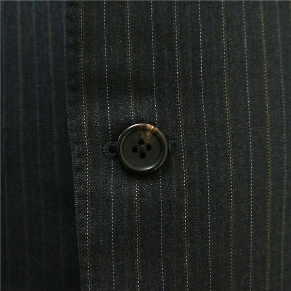 CODE STYLEのBELLUMORE KADINIA SILK 2つボタン シングルスーツ BB6 L ダークグレー ストライプ ツータック ゆったり 春秋冬 T0621107-1 6NG029 【送料無料】【中古】【メンズビジネス】202607｜アングル3