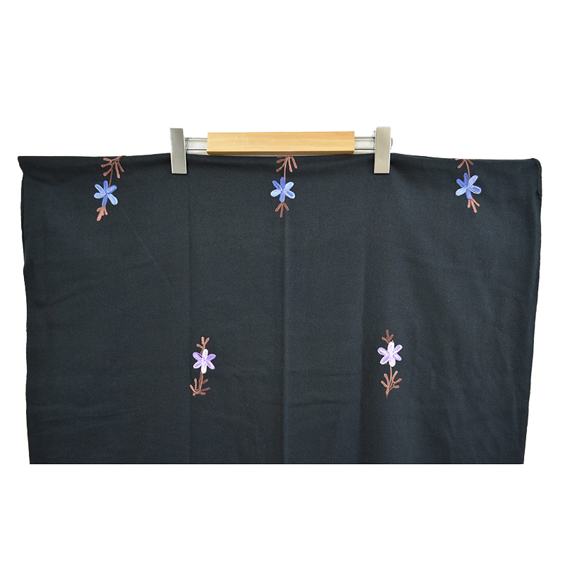 インド製 刺繍 ウール100% クロス 布 192cm×73cm 黒 ブラック ツイル生地 エスニック ショール アウトレット セール品 6900円→3000円/シート/カバー/写真/撮影/大きい