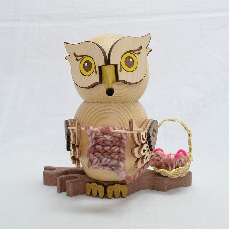 DREGENO SEIFFENER VOLKSKUNST EG 煙出し人形 16cm OWL 編み物フクロウ クリスマスザイフェン村 SMOKER お香別 クリスマス雑貨 木製ラッキー 贈り物 装飾 【KSINTERONLINE】146167012