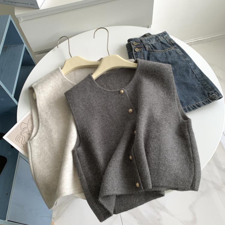 ベスト ニット カジュアル トップス ゆったり カーディガン レイヤード シンプル レディース ベスト ゴールドボタン 羽織 大人可愛い ベージュ キャメル ブラック 春夏 2