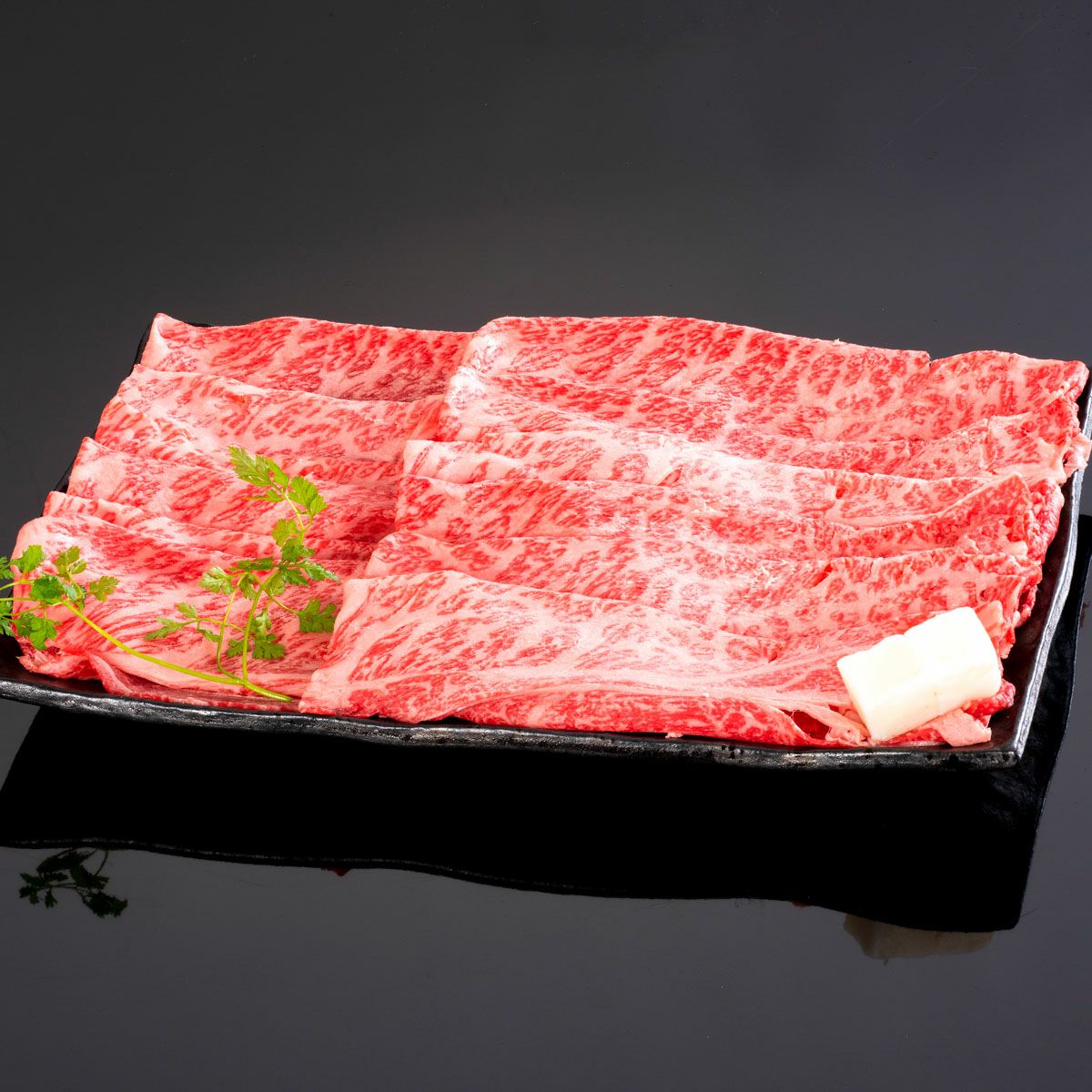 商品内容 紀州和華牛すき焼き上肩ロース 800g (約7〜8人前) 原材料 紀州和華牛 発送方法 冷凍便 保存方法・賞味期限 加工日より60日(要冷凍-18℃) 産地 和歌山県 加工業者 株式会社Meat Factory 〒649-6322和歌山県和歌山市 和佐関戸25-2