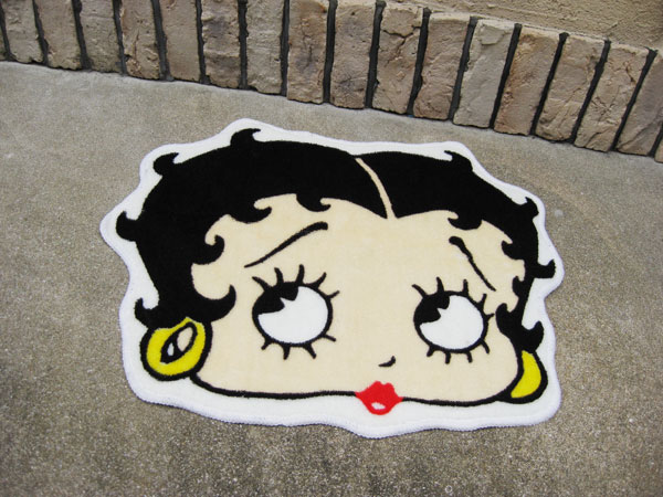 ベティちゃん ビッグサイズ（67cm）マット ダイカット（フェイス）『Betty Boop』 ベティブープ フロアマット 玄関マット アメリカ雑貨 マット 西海岸風 インテリア アメリカン雑貨