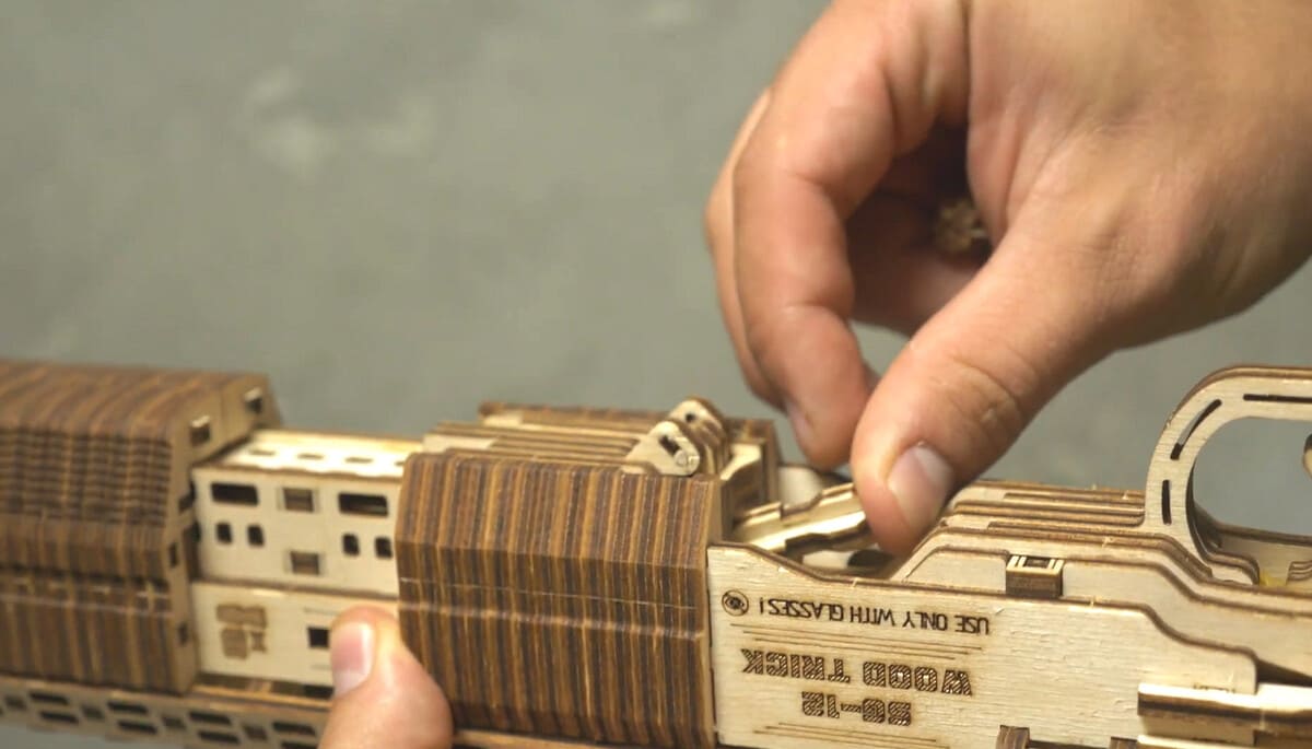 9/4 スーパーセール 半額 【ウクライナを応援！】 ウッドパズル Wood Trick ウッドトリック ショットガン SG-12 3Dウッドパズル パズル 木製パズル 組立キット 工作キット 知育 木製 歯車 立体パズル 立体 脳トレ キット 大人 送料無料 ラッピング