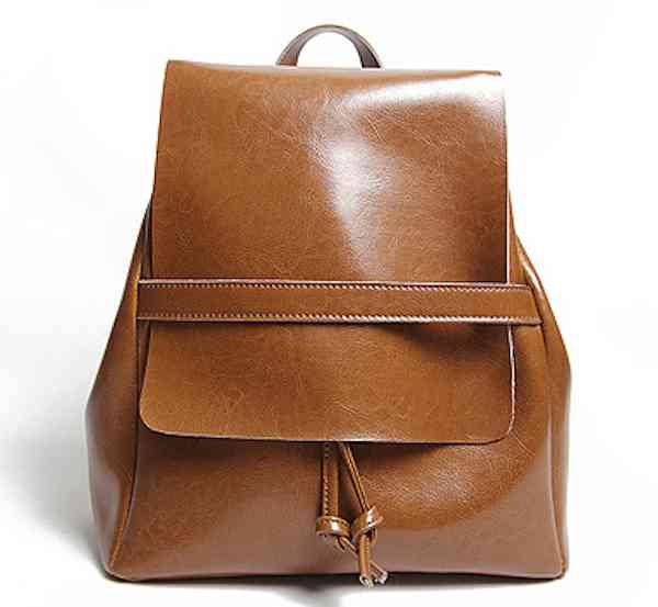 【＼クーポン利用で20%OFF!／】 リュック レディース 人気 大人 レザー 軽量 革 四角 アウトドア 大容..