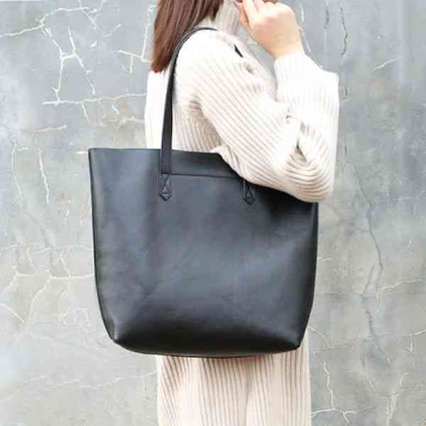 トートバッグ レディース 大きめ ショルダーバッグ 本革 ゴルフ 秋 布 ミニトート 革 小さめ ファスナー かばん ナイロン 本革 軽量 おしゃれ 黒 キャンバス 肩掛け A4 2WAY レザー革 ブランド バッグ 夏 春 レザー 通勤 縦型 ビジネス 冬 ブランド bag-1255