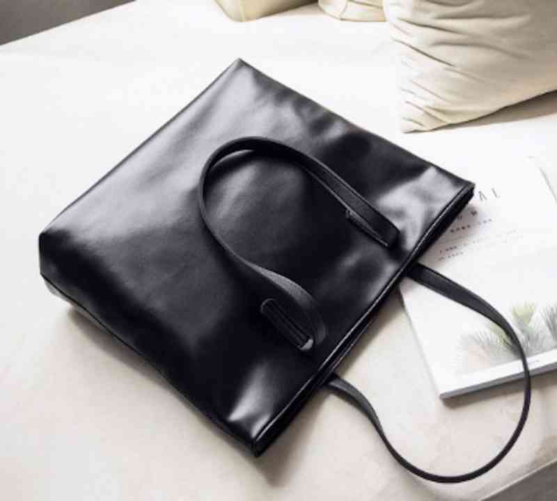 【＼クーポン利用で20%OFF!／】 トートバッグ レディース レザー レザー 冬 A4 小さめ 秋 春 布 キャンバス 黒 ミニトート 通勤 革 肩掛け 大きめ ナイロン おしゃれ 人気 縦型 ブランド ショルダーバッグ 軽量 かばん 2WAY バッグ ファスナー ビジネス ファスナー付き