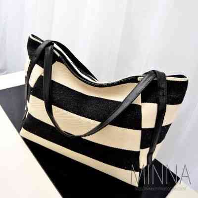 【＼クーポン利用で20%OFF!／】 トートバッグ レディース ファスナー かばん 布 ビジネス 2WAY ナイロン A4 バッグ 肩掛け キャンバス ショルダーバッグ おしゃれ 夏 ミニトート 人気 ゴルフ 小さめ 大きめ 秋 ファスナー付き 縦型 冬 ブランド 軽量 軽い レザー 春