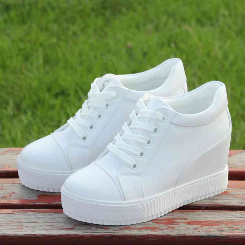 【＼クーポン利用で20%OFF!／】 スニーカー レディース 白 軽量 かわいい 4E 秋 厚底 疲れない 歩きやすい 人気 5E 黒 3E キャンバス おしゃれ 春 シューズ 冬 ブランド 靴 新作 24.5 雪道 スリッポン 幅広 キルティング ハイカット ピンク あったか 夏 ボア 軽い