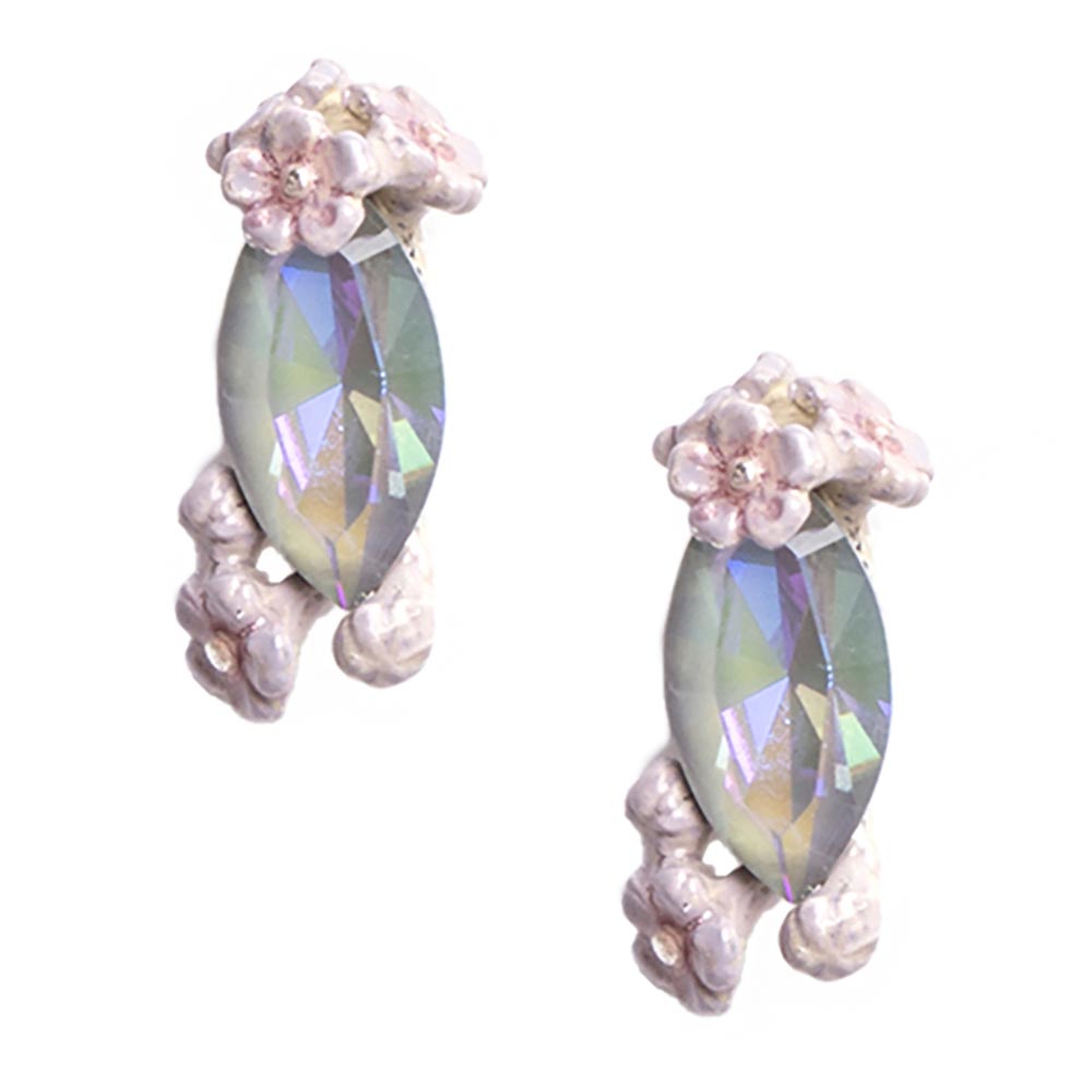 桜の雨 ピアス：Palnart Poc（パルナートポック）