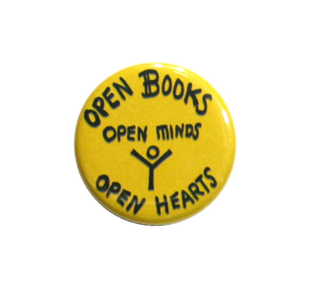  Open Books Pin-Back Button - シティ・ライツ・ブックスト カン・バッジ