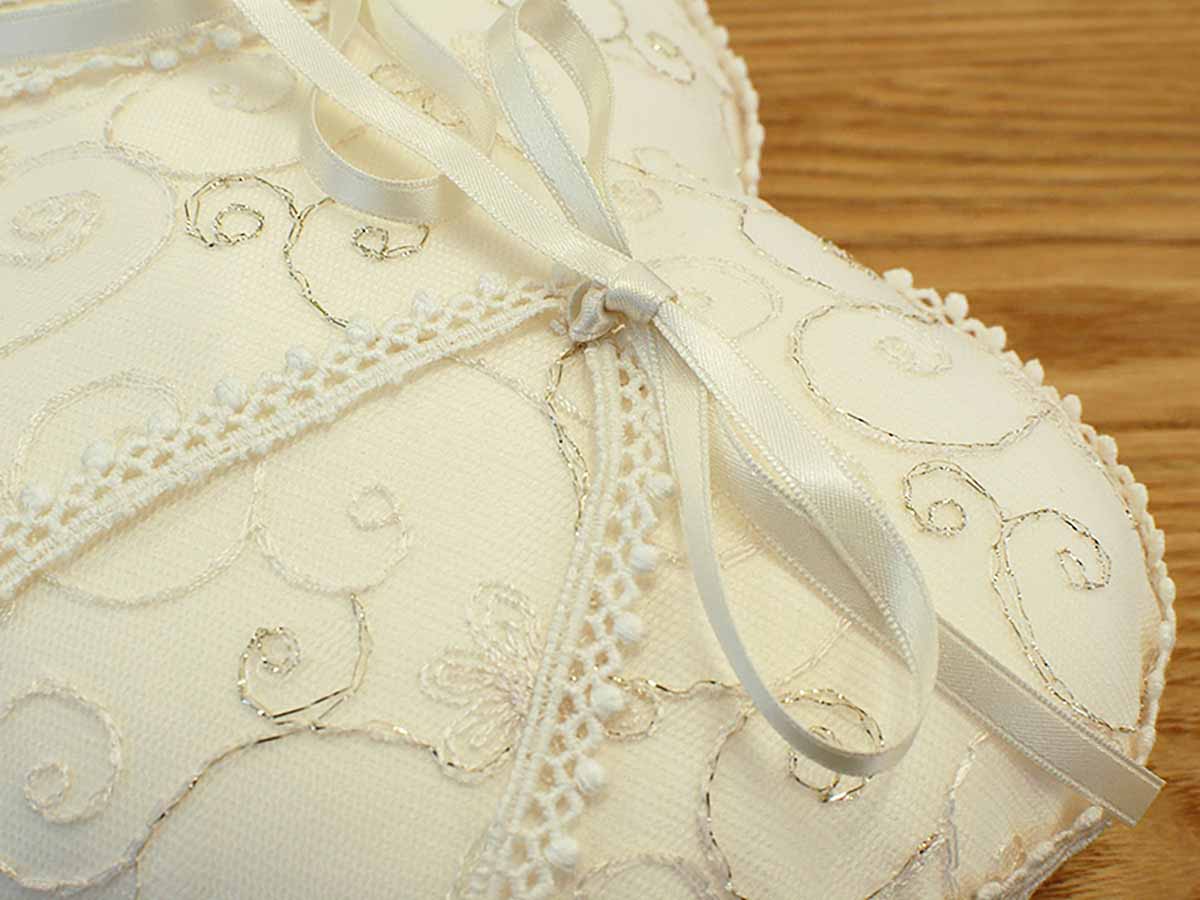 リングピロー 完成品 ハート型（ウエディング ウェディング ブライダル 花嫁 結婚式 挙式 ピロー ウェディング小物 ウエディング小物 アクセサリー）[Z03] 【送料無料】 3